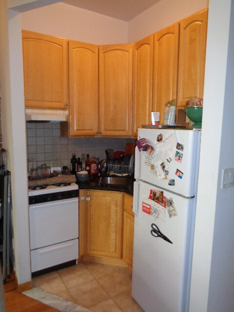 Building Photo - 155 W 85th St