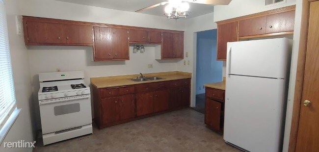Foto del edificio - 8525 W Mill Rd