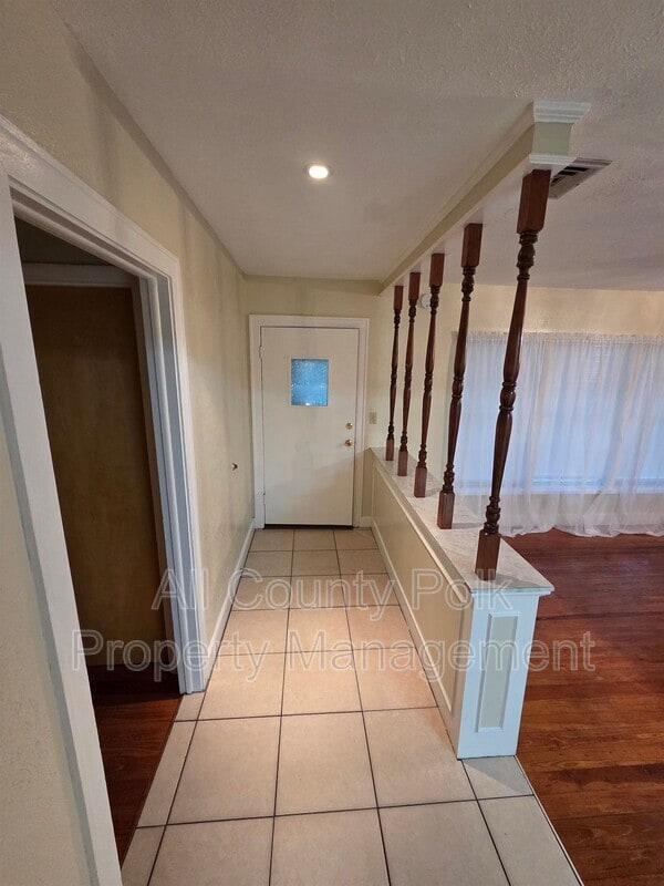 Building Photo - 303 S Palm Ave