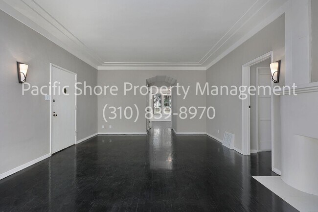 Foto del edificio - 8668 W Olympic Blvd