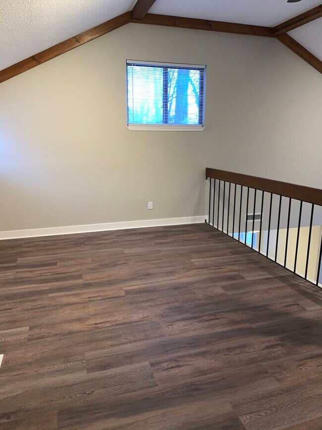 Building Photo - 40 Farmington Chase Crescent