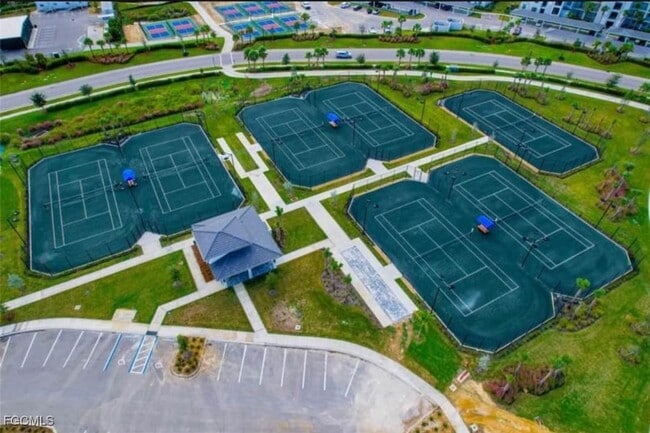 Foto del edificio - 15980 Grassland Ln
