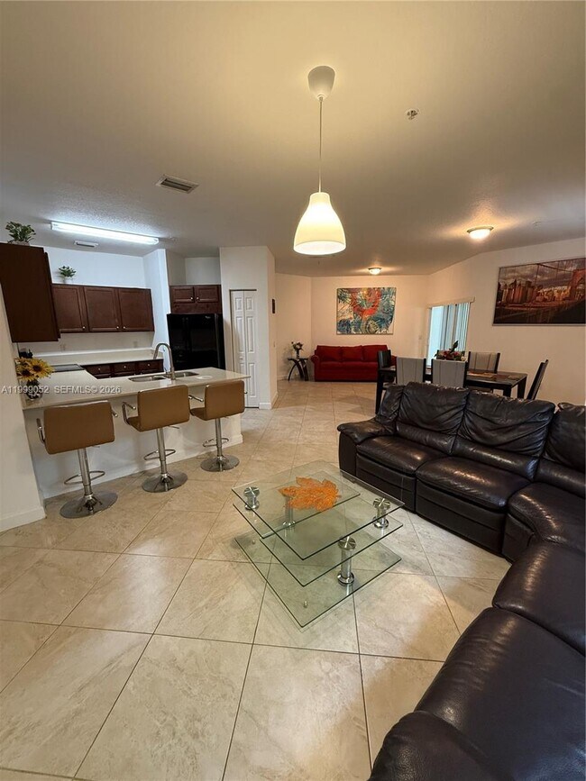 Foto del edificio - 290 NW 109th Ave