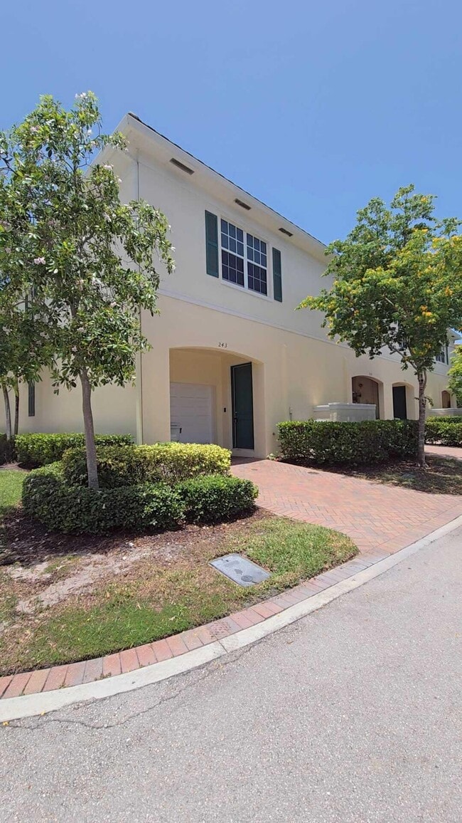 Building Photo - 243 SW 7th Ct