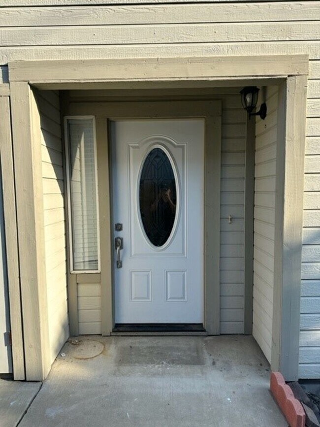 Foto del edificio - Charming 3bd, 3bth townhome located in the...