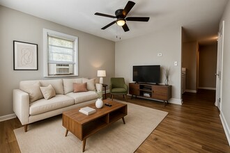 Building Photo - 231 E Xenia Dr