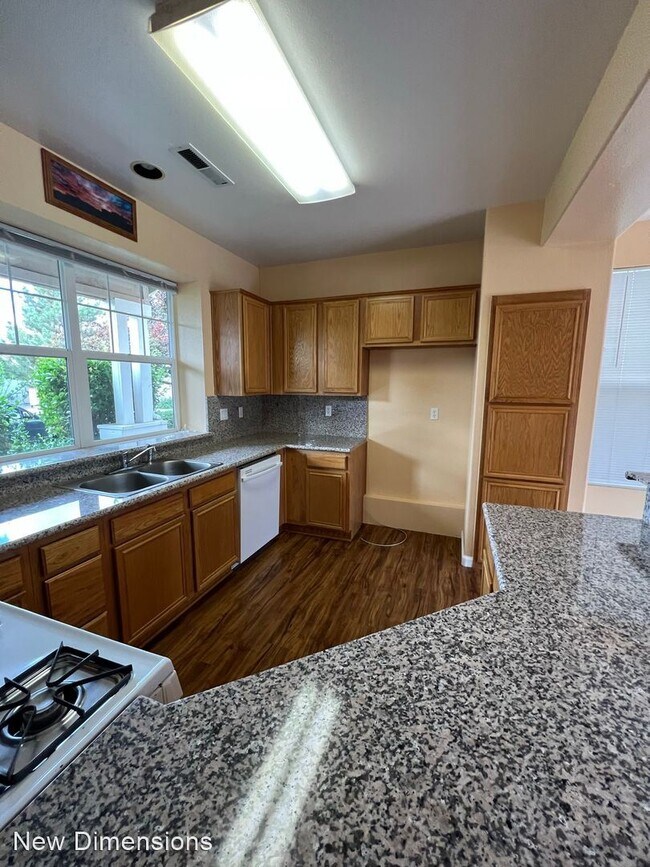 Building Photo - 4 br, 2.5 bath House - 1225 Tule Drive