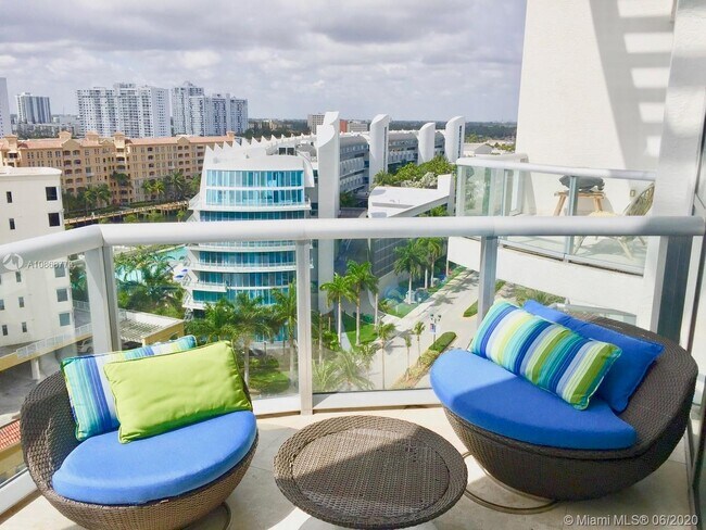 Foto del edificio - 3131 NE 188th St