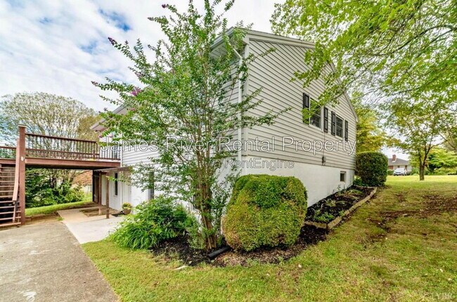 Foto del edificio - 633 Sandusky Dr