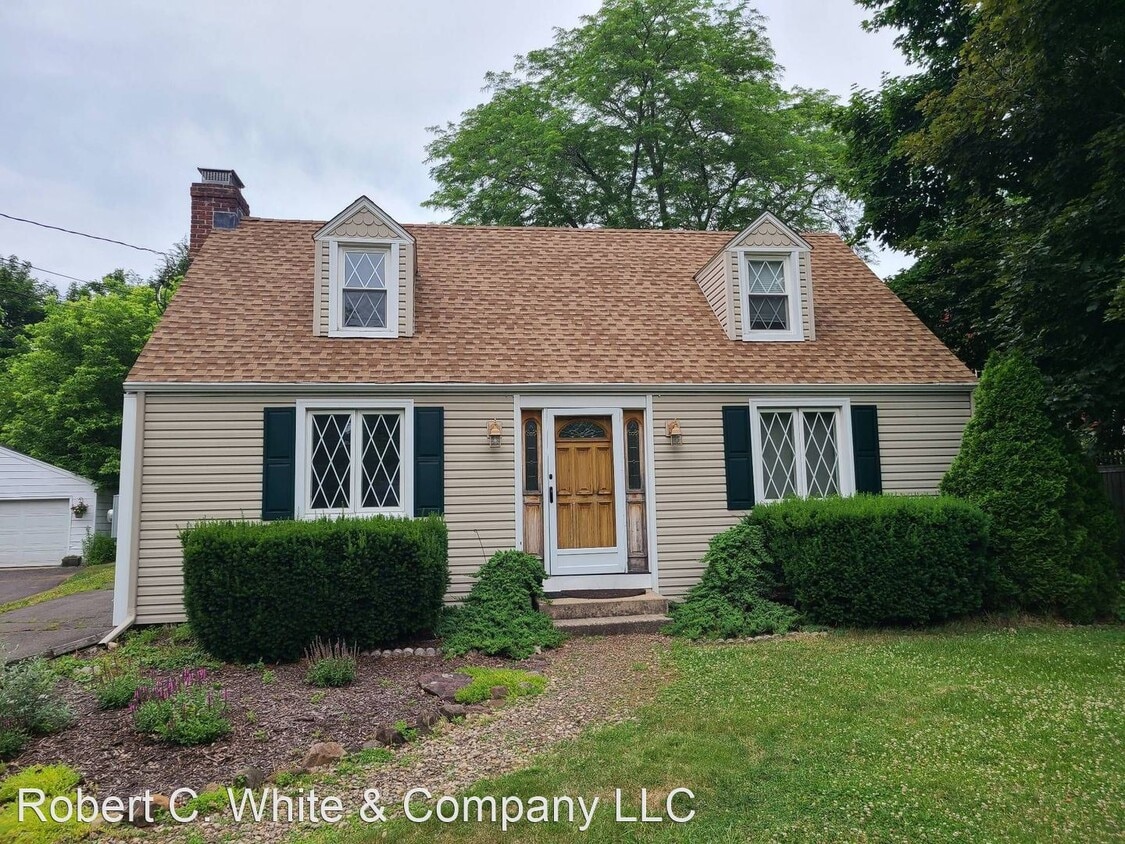 Foto principal - 4 br, 2 bath House - 273 South Road