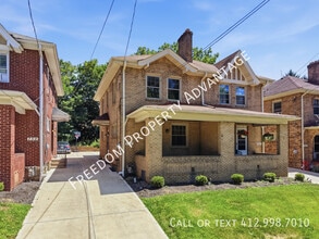 Building Photo - 761 Shady Dr E