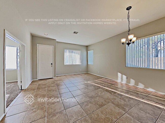 Foto del edificio - 7855 Mohican Canyon St