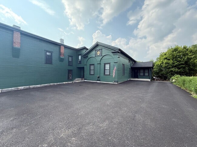 Foto del edificio - Available Newly Renovated 2 Bedroom and 1.5 Bath in Manlius