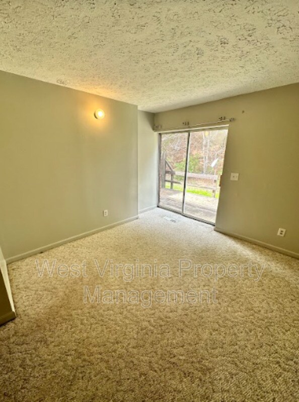 Building Photo - 184 Wyndale Dr