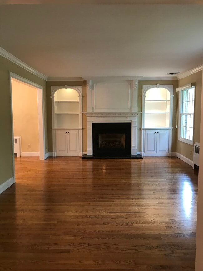 Formal living room - 10 Rellim Dr