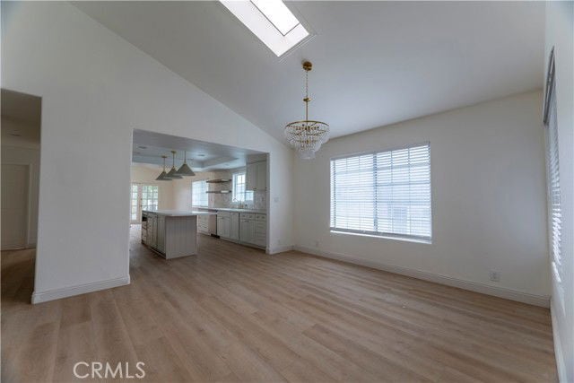 Building Photo - 719 W Mariposa Ave