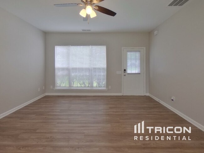 Foto del edificio - 2416 Deberry Ct