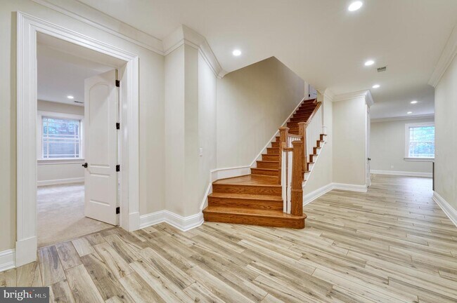 Foto del edificio - 6506 Divine St