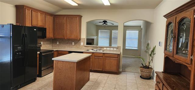 Building Photo - 2828 Gardendale Dr