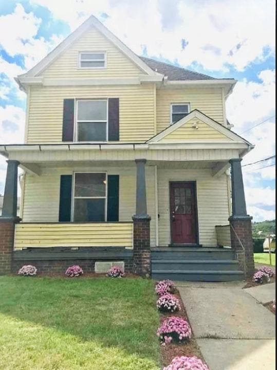 Building Photo - 422 E Reynolds St