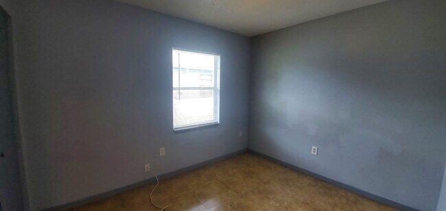 Foto del edificio - 2420-2422 Chestnut Woods Dr