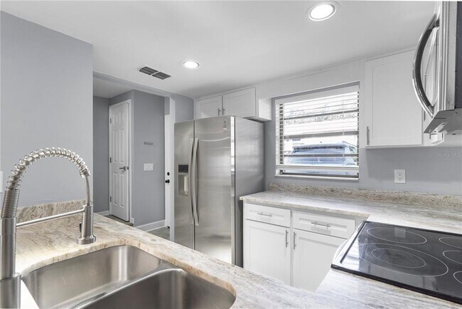 Foto del edificio - 10132 Lake Oak Cir