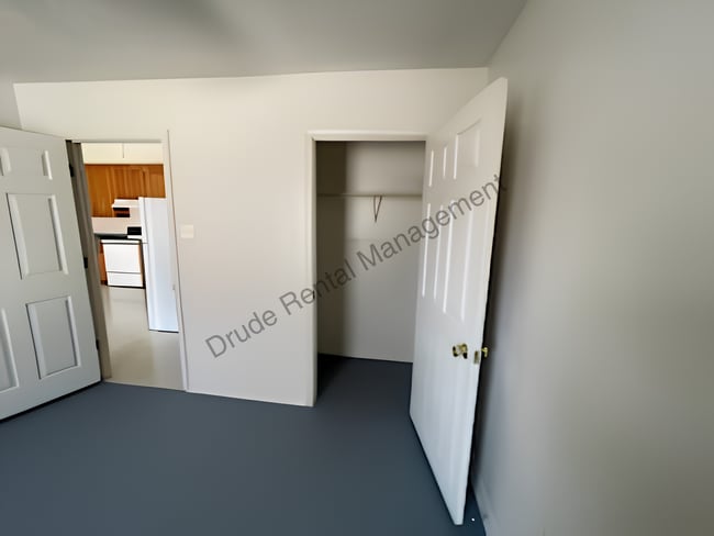 Building Photo - 41459 S Range Rd