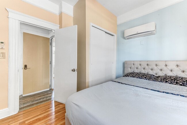 Foto del edificio - 7108 Hudson Ave