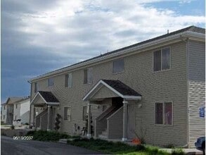 Building Photo - 906 E Main St