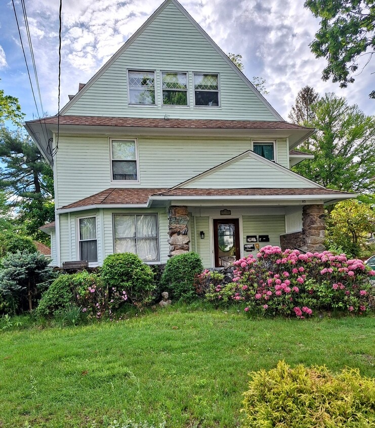 Primary Photo - 115 Parker St