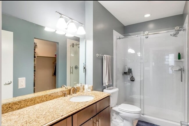 Building Photo - 444 N Central Ave