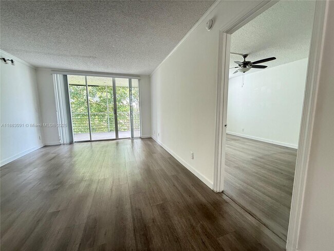 Foto del edificio - 9235 Lagoon Pl