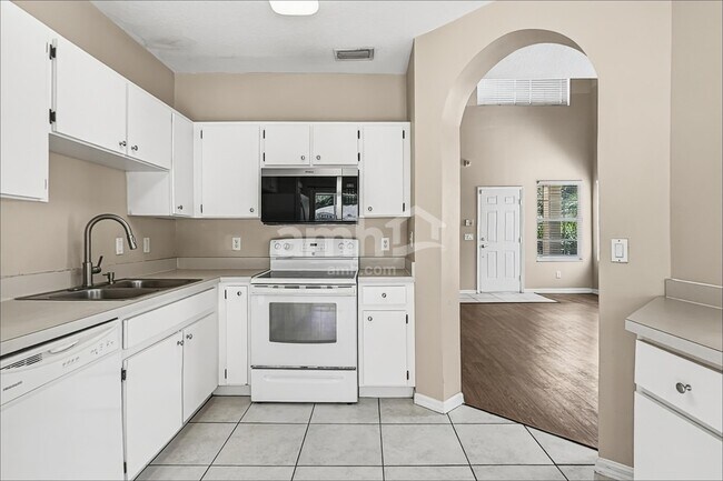 Foto del edificio - 1626 Mosaic Forest Dr
