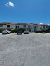 Building Photo - 1494 White Pine Dr