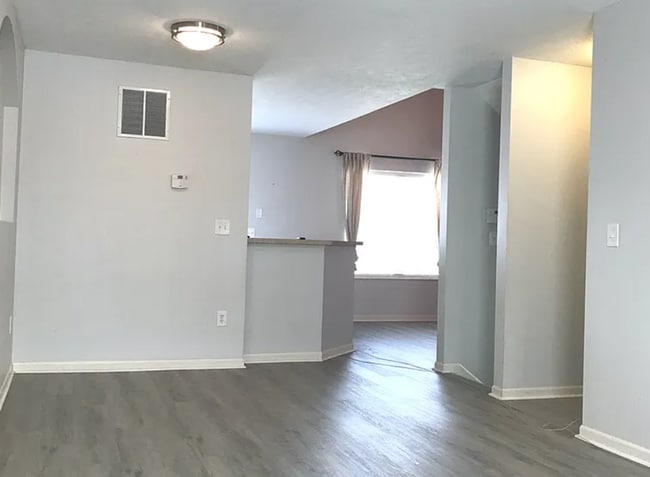 Building Photo - Beautiful end condo in great Powell location!!