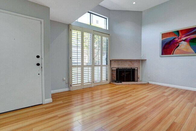 Foto del edificio - 19355 Sherman Way