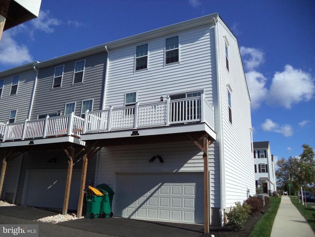 Building Photo - 1 Jessop Ln