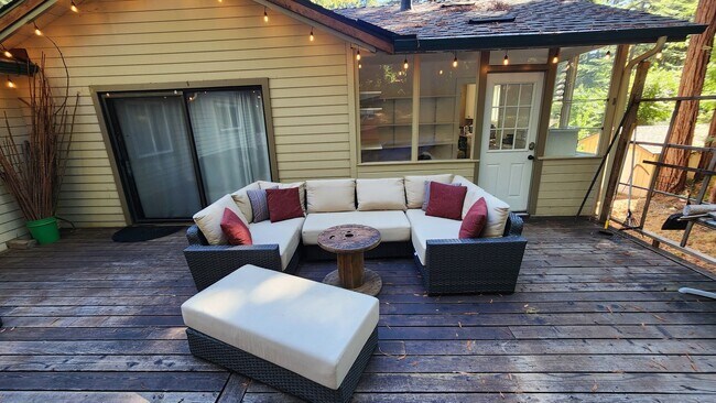 Foto del edificio - Beautiful Boulder Creek Redwood Home!