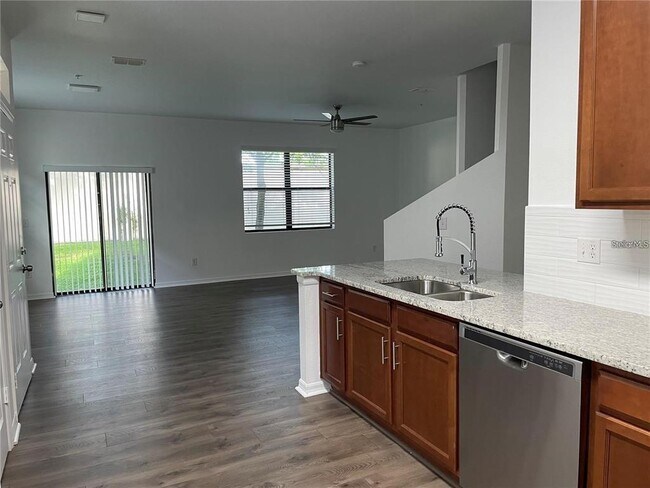Foto del edificio - 3408 Seneca Club Loop
