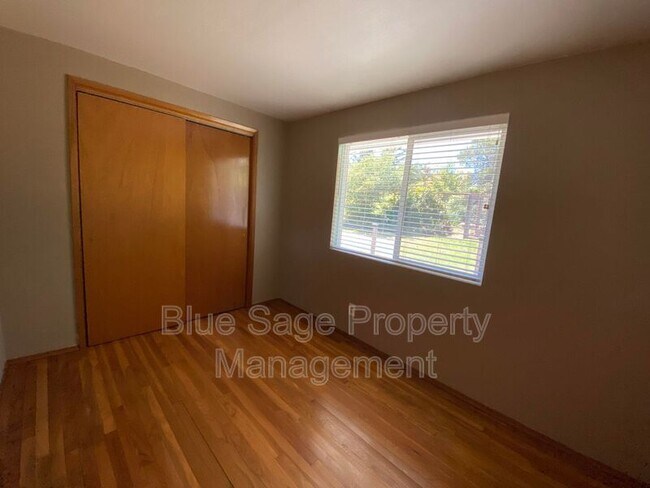 Foto del edificio - 131 Leslie Ln