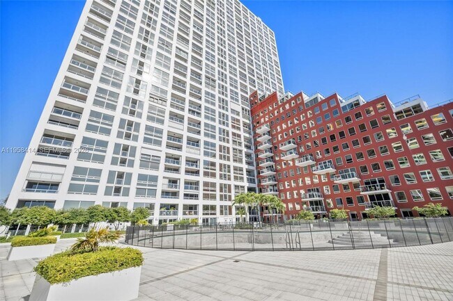 Foto del edificio - 1541 Brickell Ave