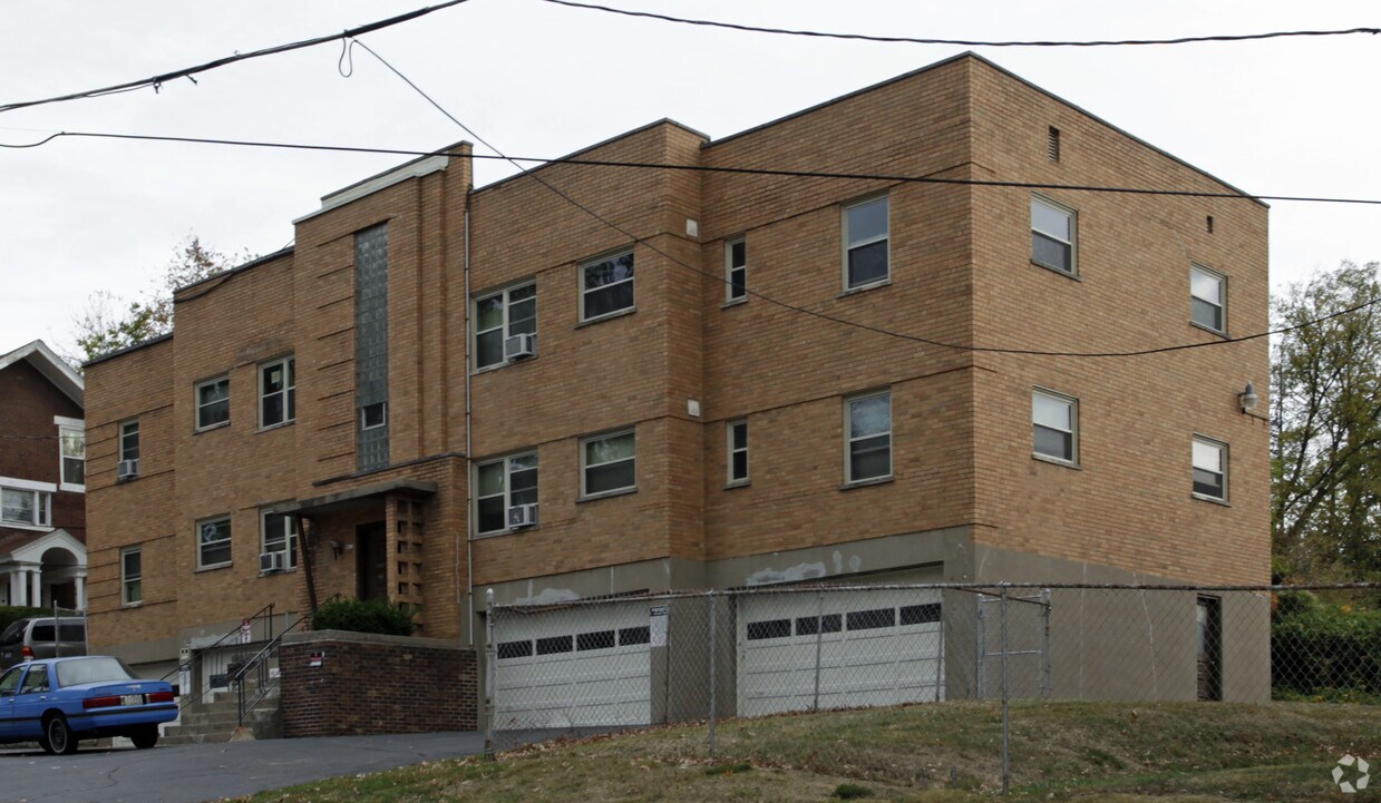 Foto del edificio - 6612 Bantry Ave