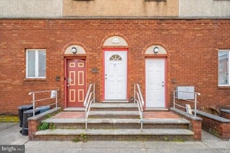 Building Photo - 2201 S Hicks St