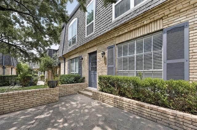 Building Photo - 5033 Cedar Springs Rd