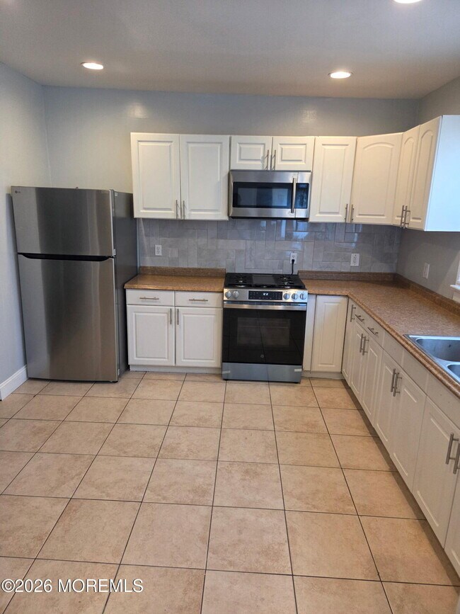 Building Photo - 117 Seaview Ave