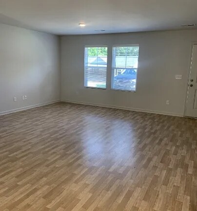 Foto del edificio - 3167 Misty Ridge Dr