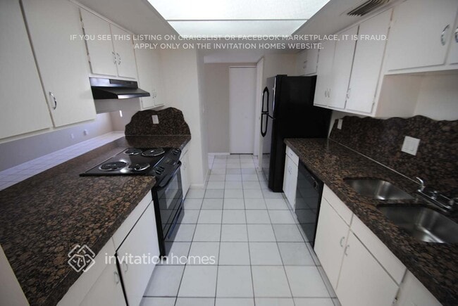Foto del edificio - 7007 W Vernon Ave