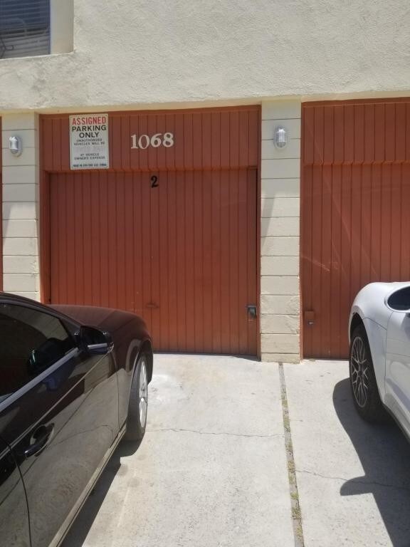 Foto del edificio - 1068 Temple Ave