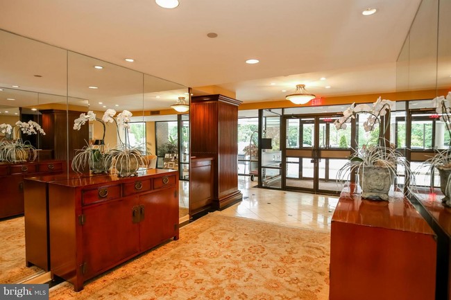 Foto del edificio - 1401 N Oak St