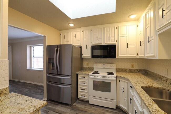 Building Photo - 4106 San Mateo Dr